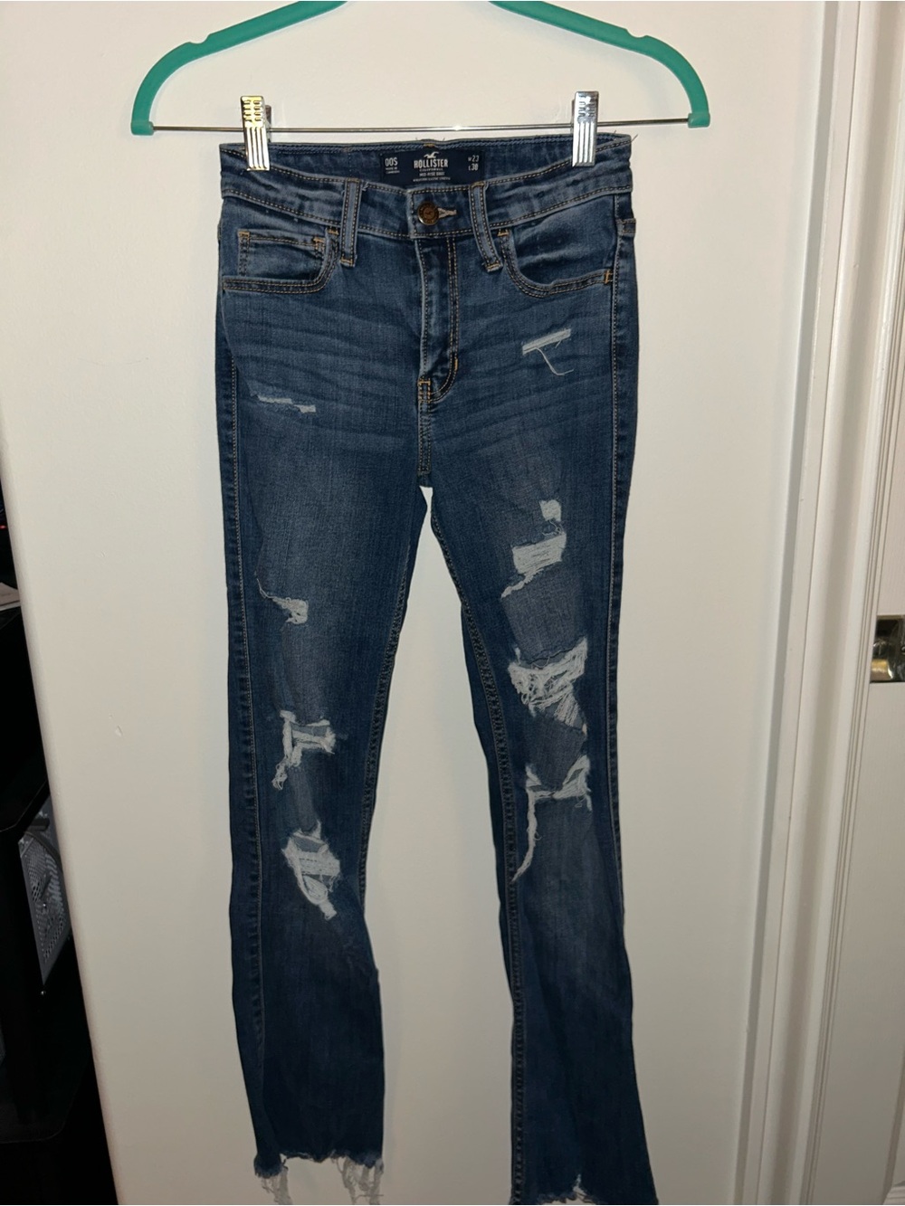 Hollister Women's Low-Rise Ripped Bootcut Jeans